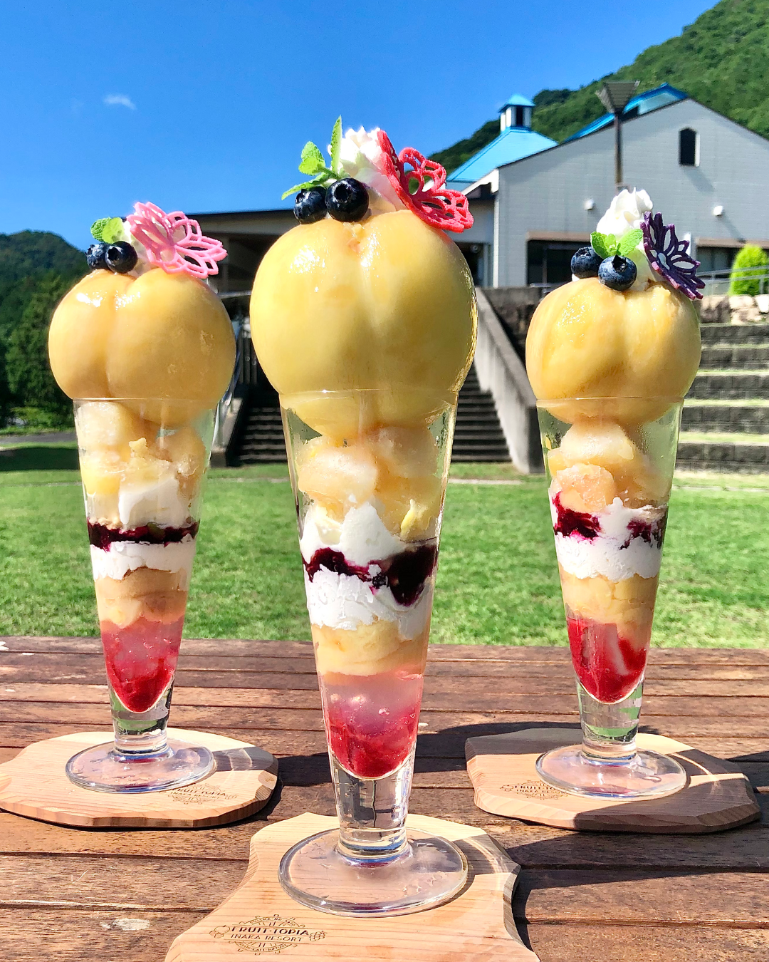 カフェも絶景も!フルーツトピア人気パフェ&旬の味覚紹介
